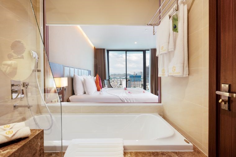 Grand Deluxe Balcony Partial Sea View